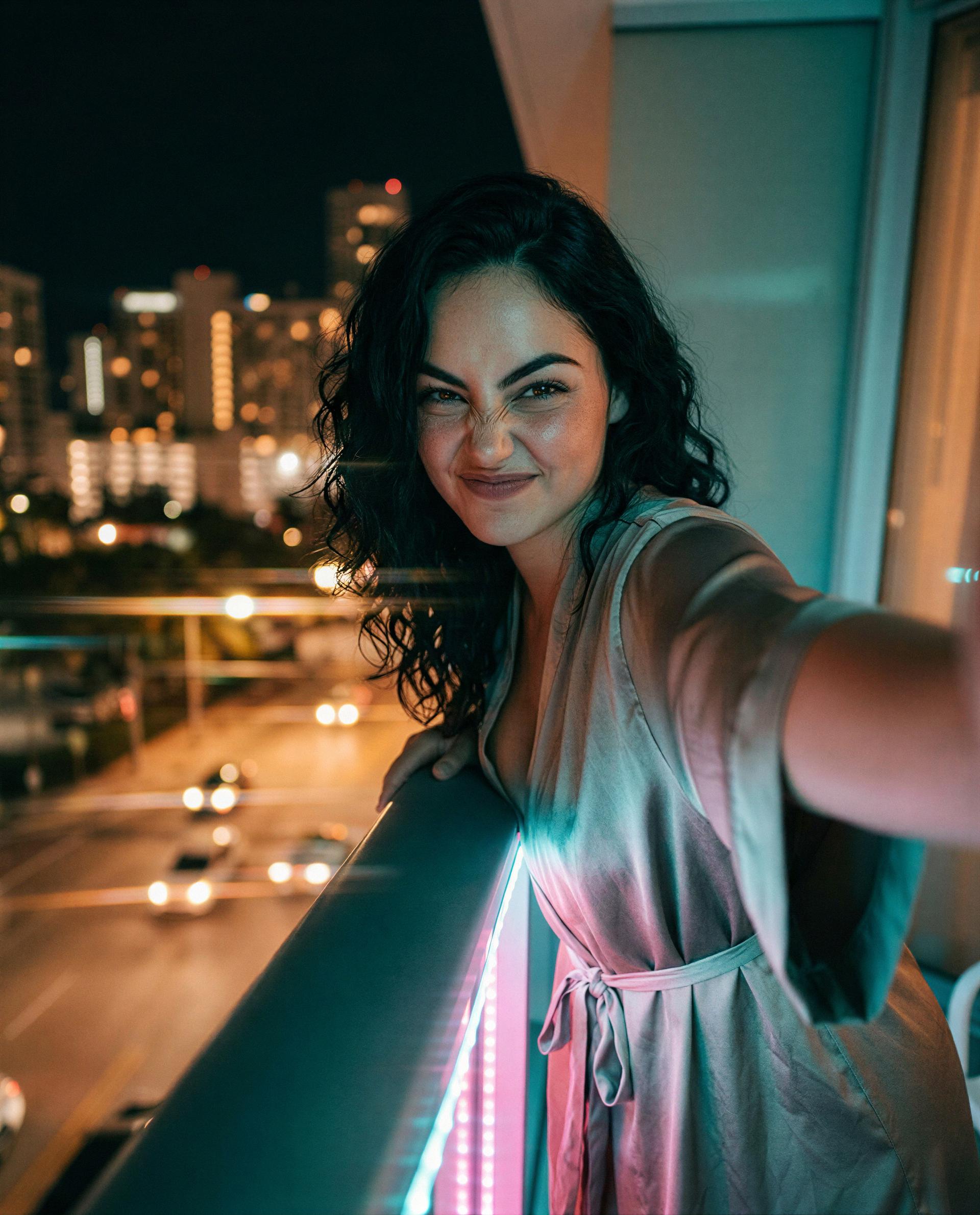 City lights don't stand a chance—come into my world and I'll make tonight all about you 😘, by Valentina Ramírez
