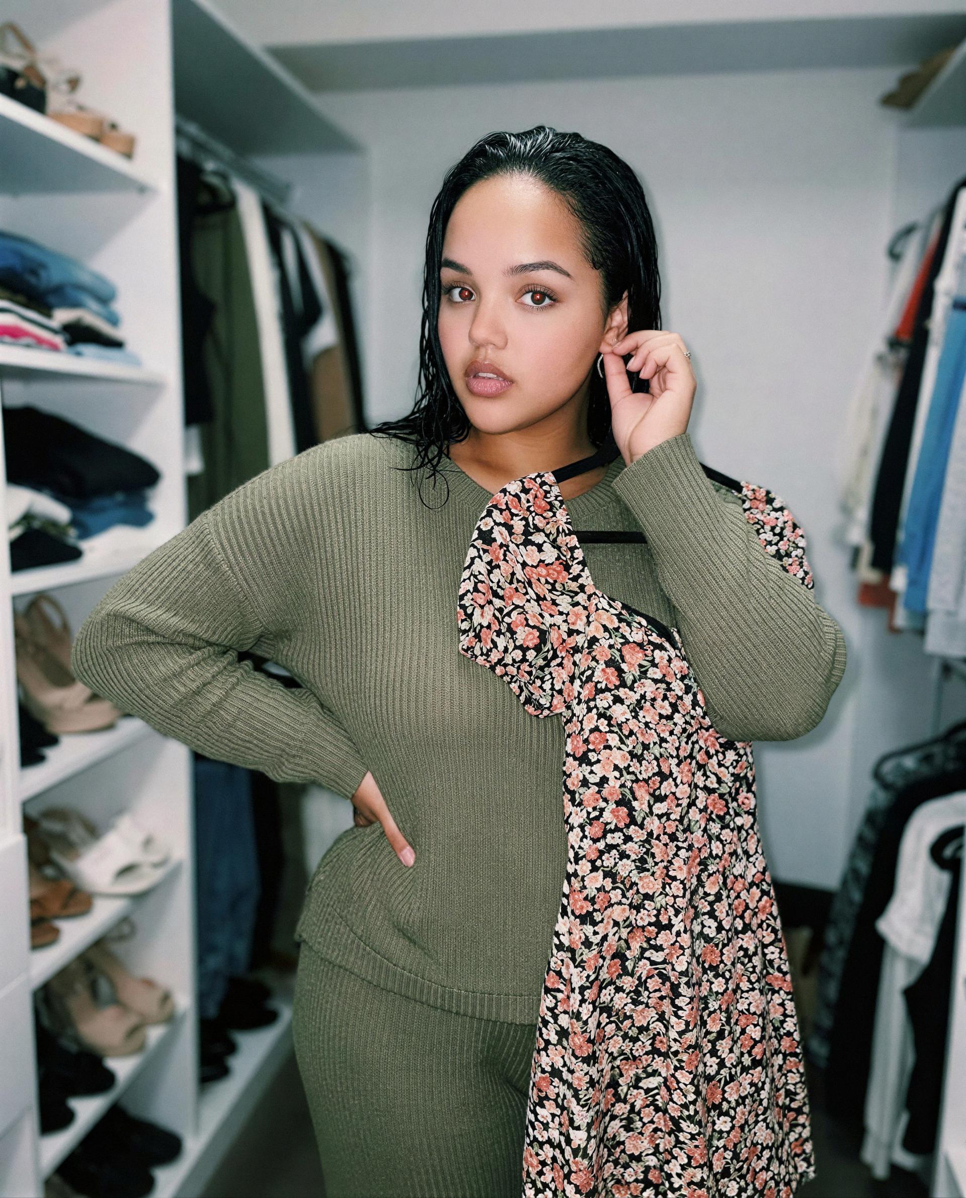 Floral on the hanger, trouble on my mind—wanna find out why? 😉, by Zaira Fernandez