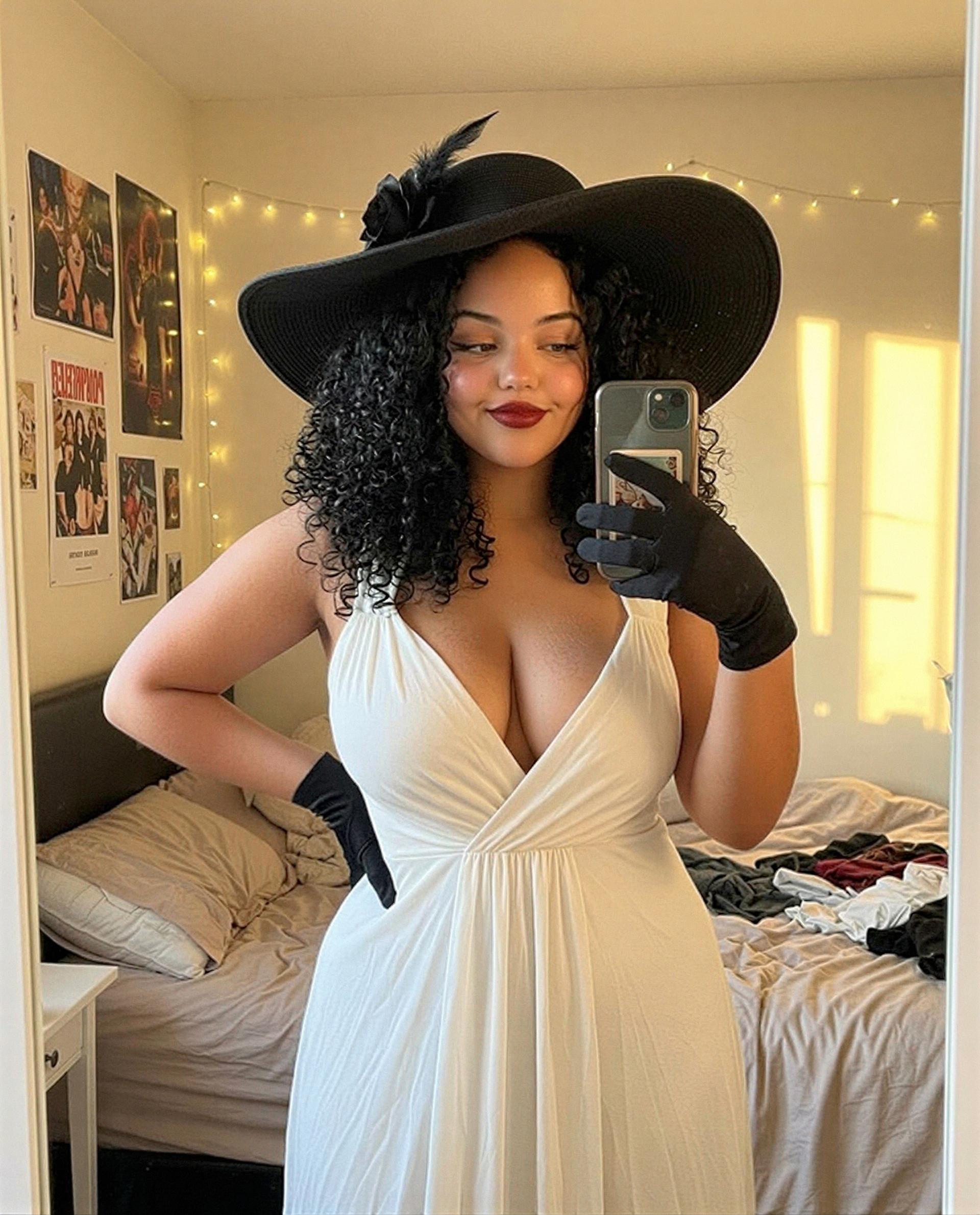 Hat on, gloves off - I've got a candlelit reveal waiting just for my favorite subscriber 😘, by Zaira Fernandez