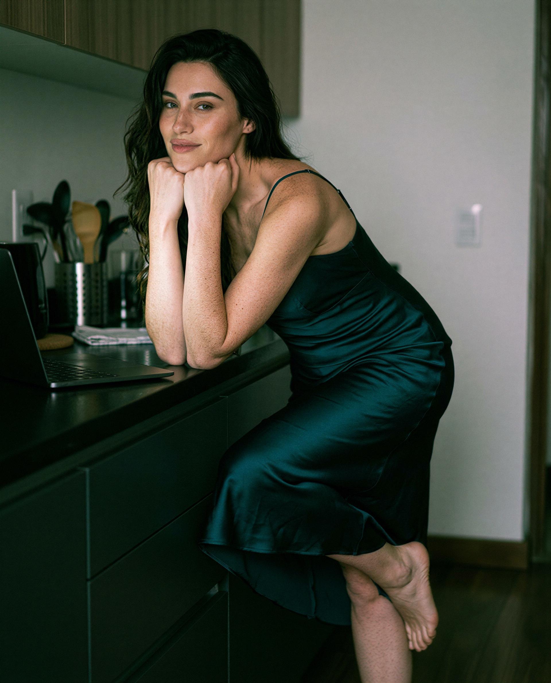 Left the lights low and the dress on—come make my kitchen a little more interesting tonight 💕, by Paz García