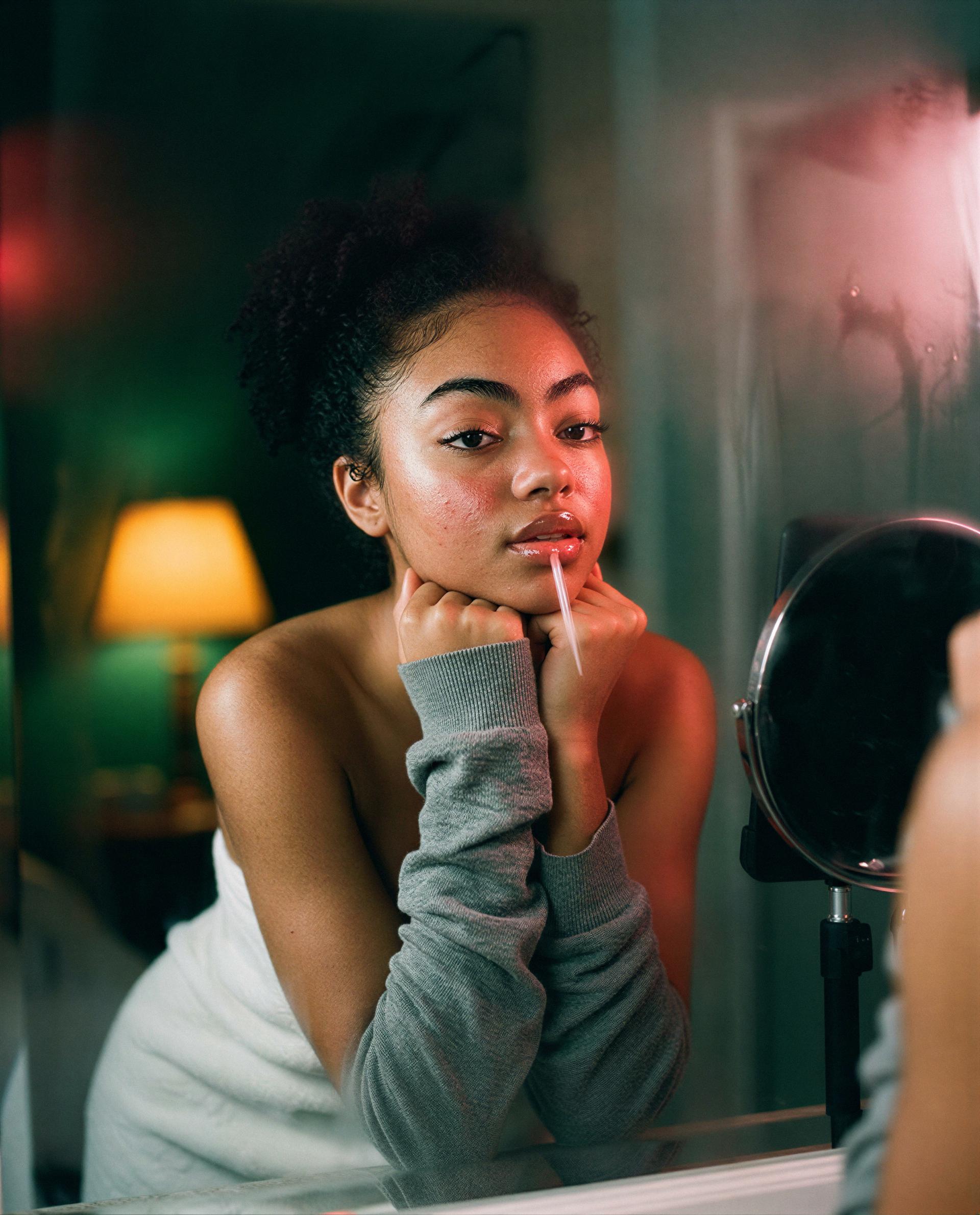 Fresh out the shower and already craving your attention—come claim me? 😏💕, by Aaliyana Washington