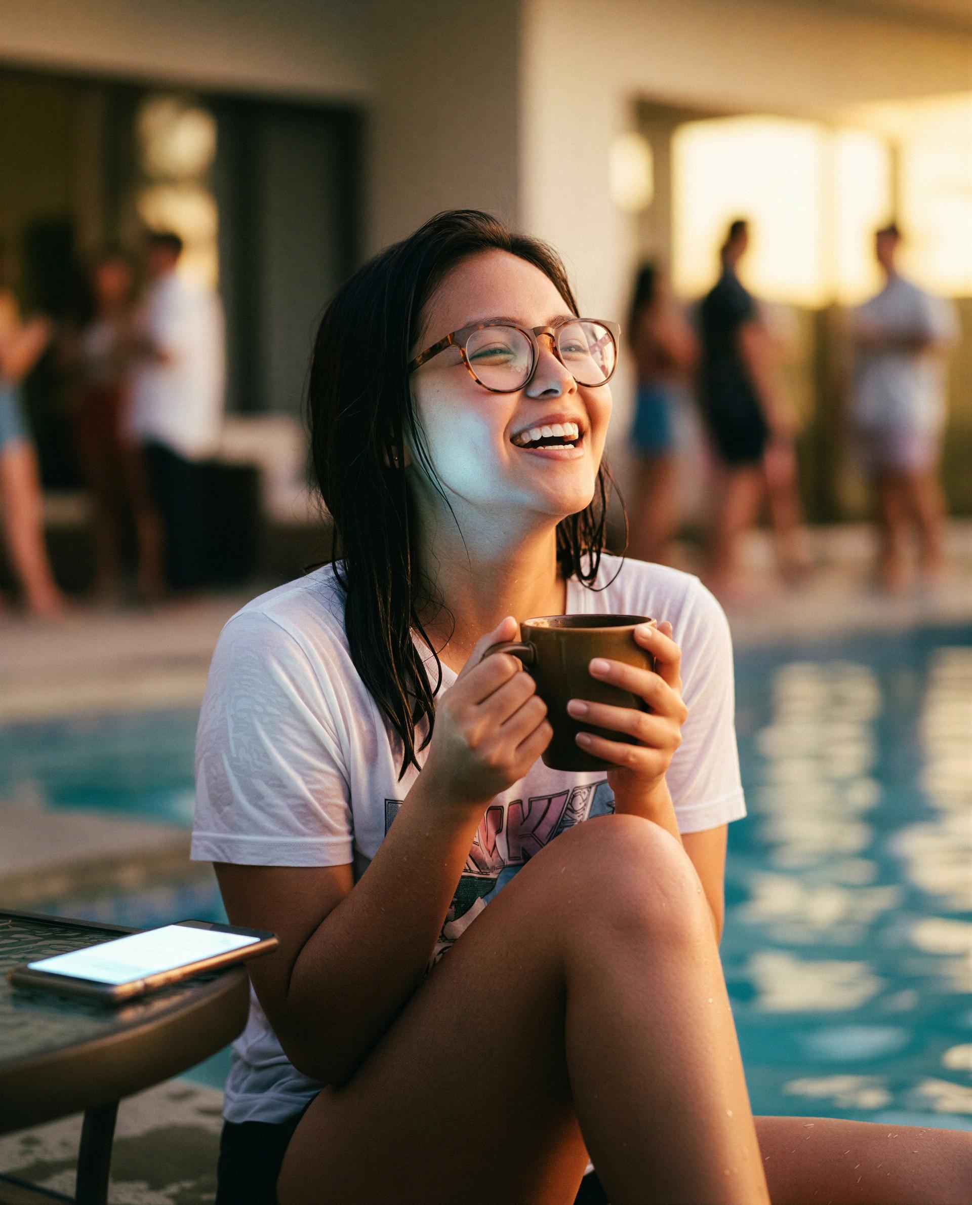 Sunset, a steamy cup, and a grin that's saved for one person—ready to be my midnight guest? 💕, by Yaritza Quispe