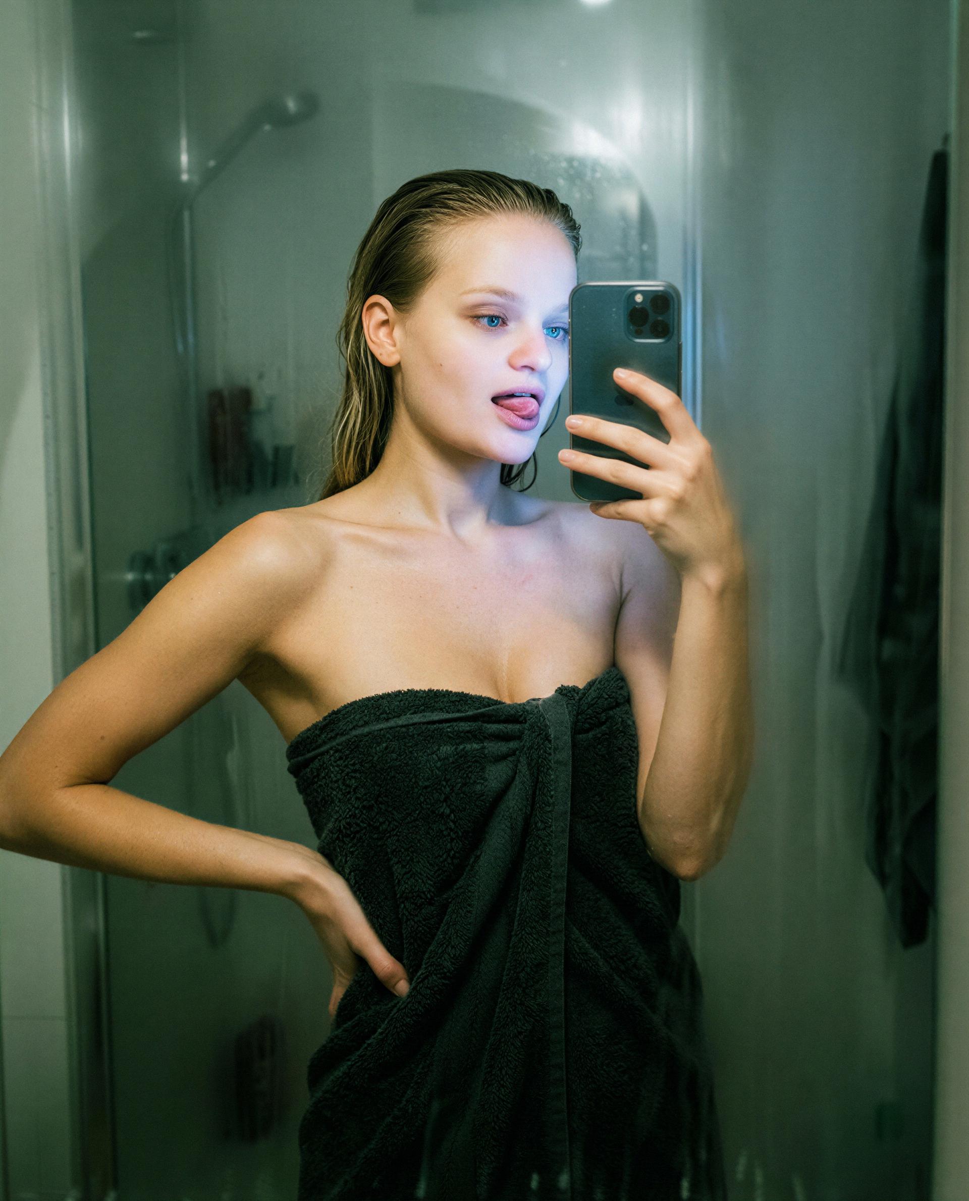 Freshly rinsed and feeling reckless—let me treat you to something private 😏, by Elodie Moreau