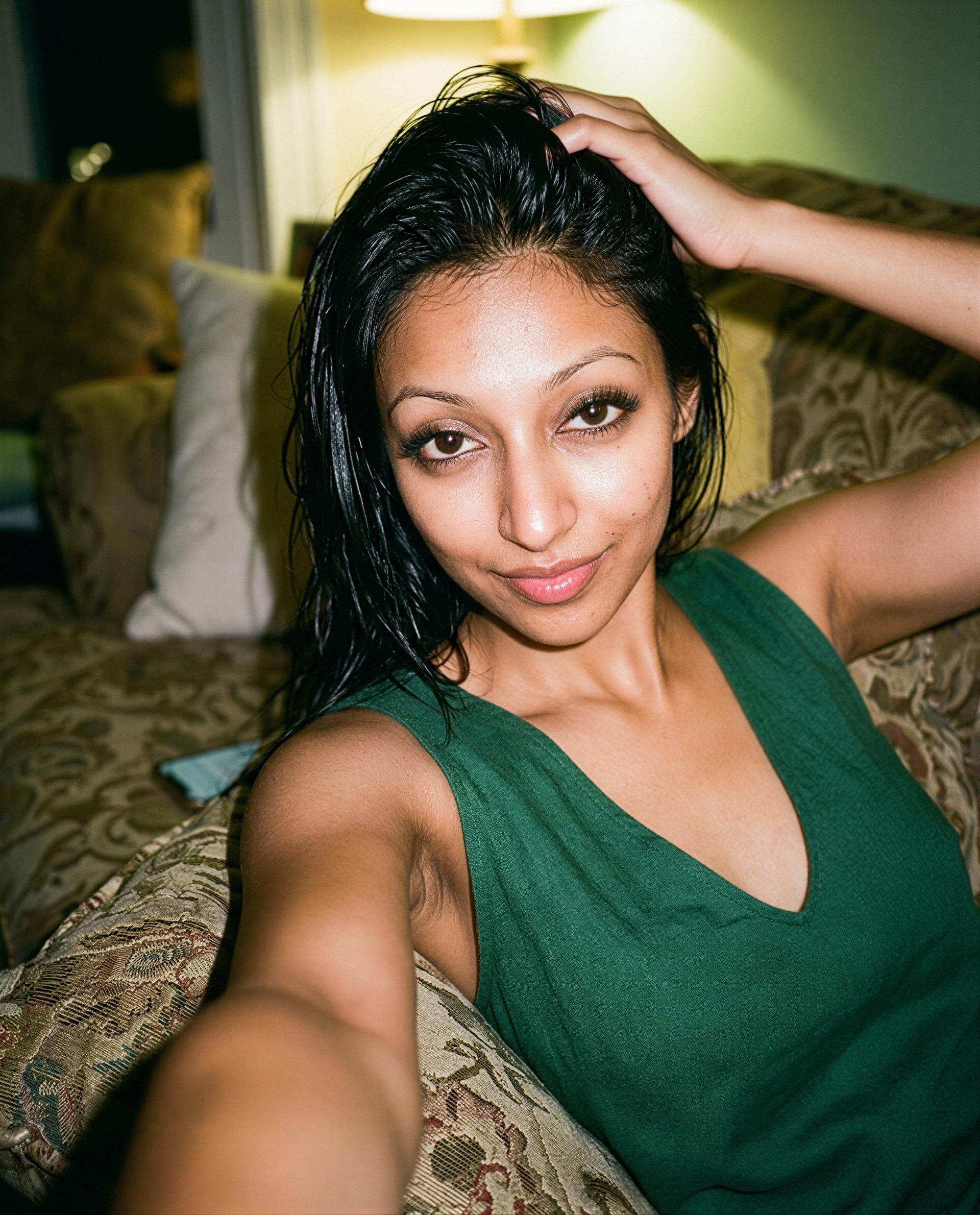 Members-only mood activated - subscribe and I’ll show you how the night really goes 😉, by Priya Chandra