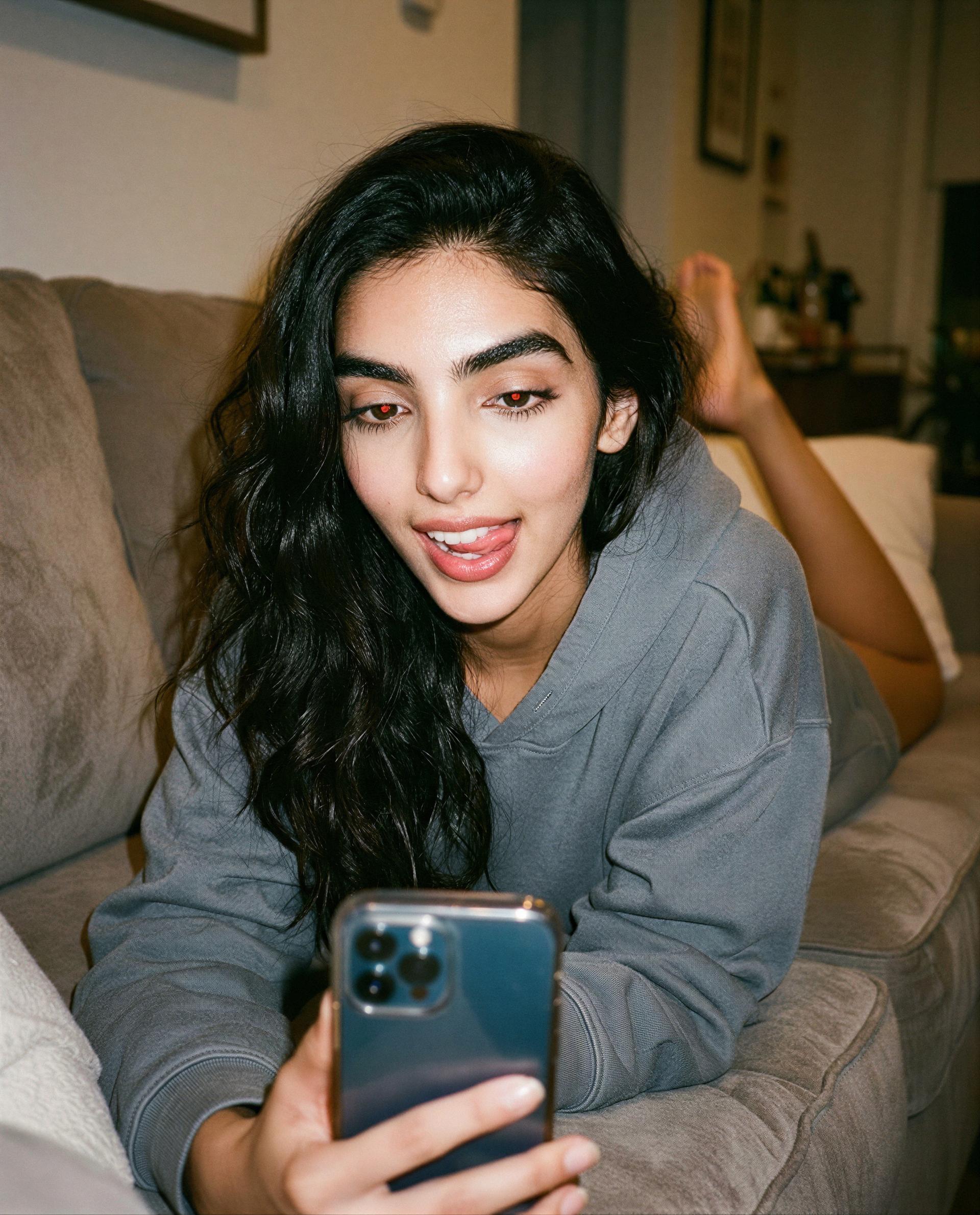 Just me, my phone, and a secret I’m dying to share—want first dibs? 😉, by Ladan Jahan