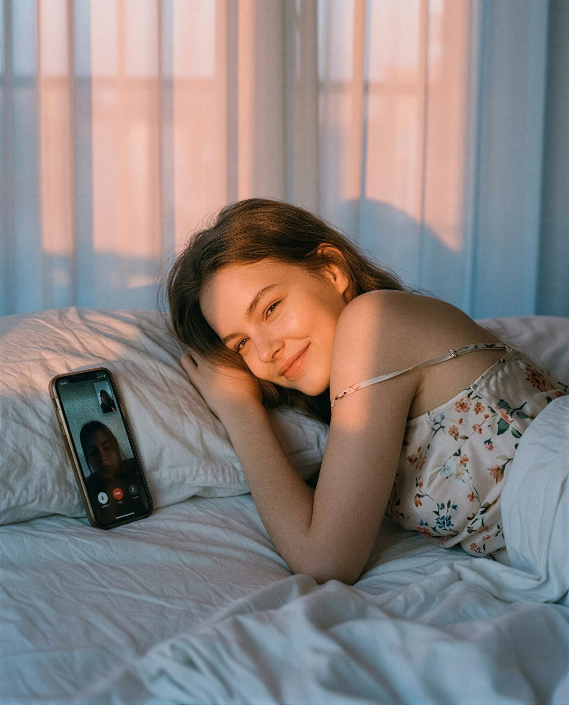 Phone’s on - unlock the private view and I’ll prove why mornings with me are a dangerous habit 😈📲💋, by Margarida Martins