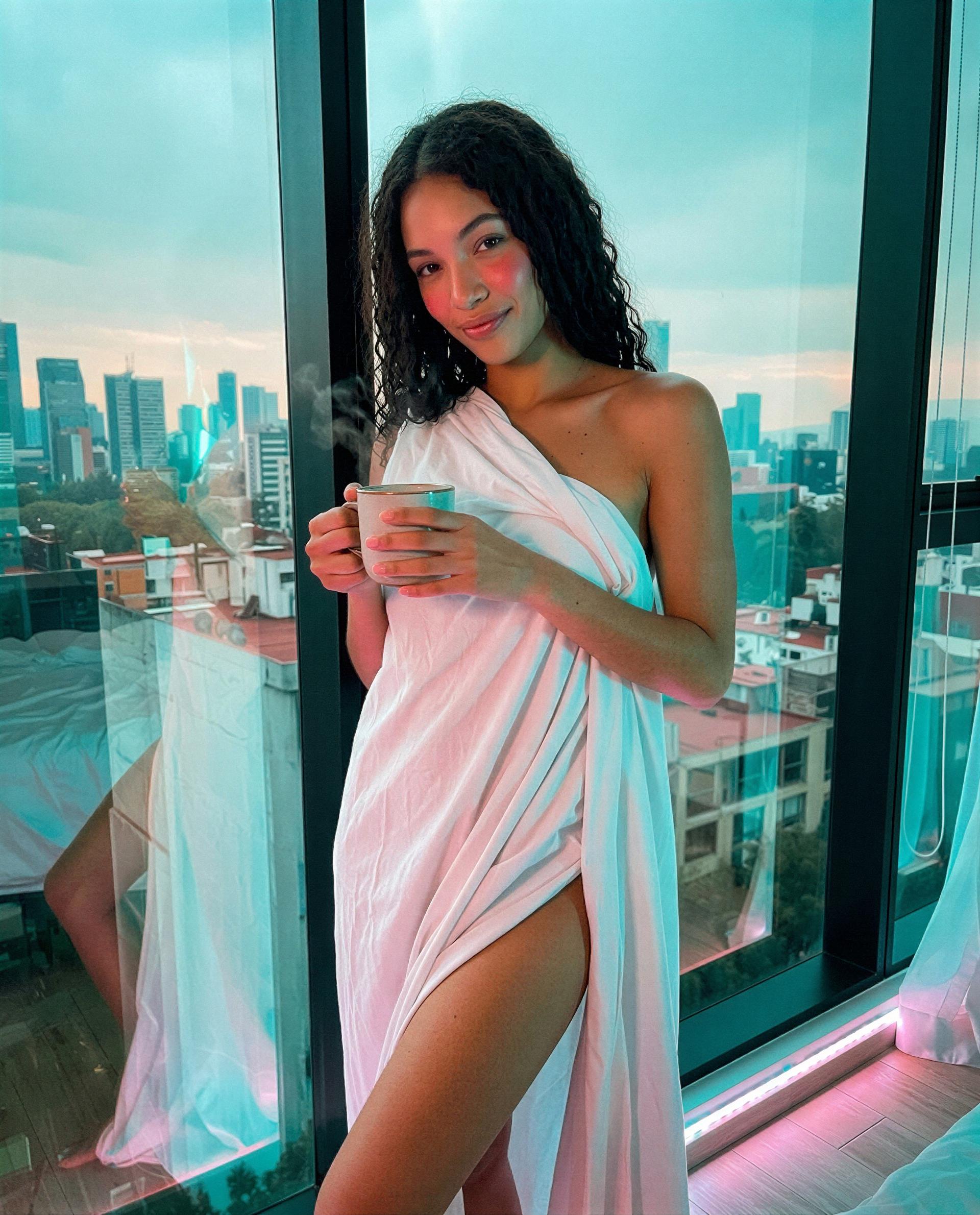 Mug warm, sheet snug—wanna be my morning view? 😘, by Daniela Ramos
