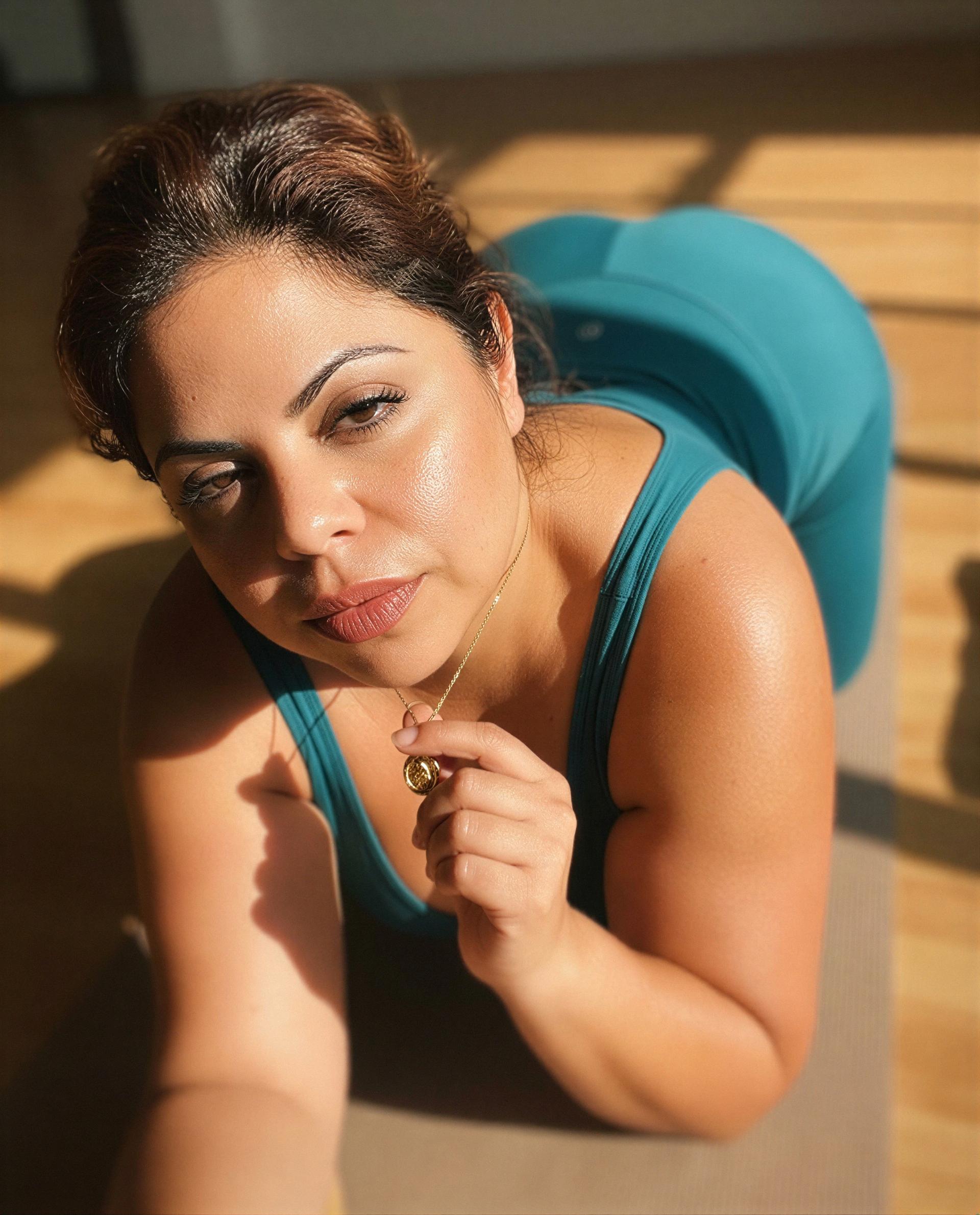Feeling warm and bold - think you can keep up with me tonight? 😉, by Gabriela Torres