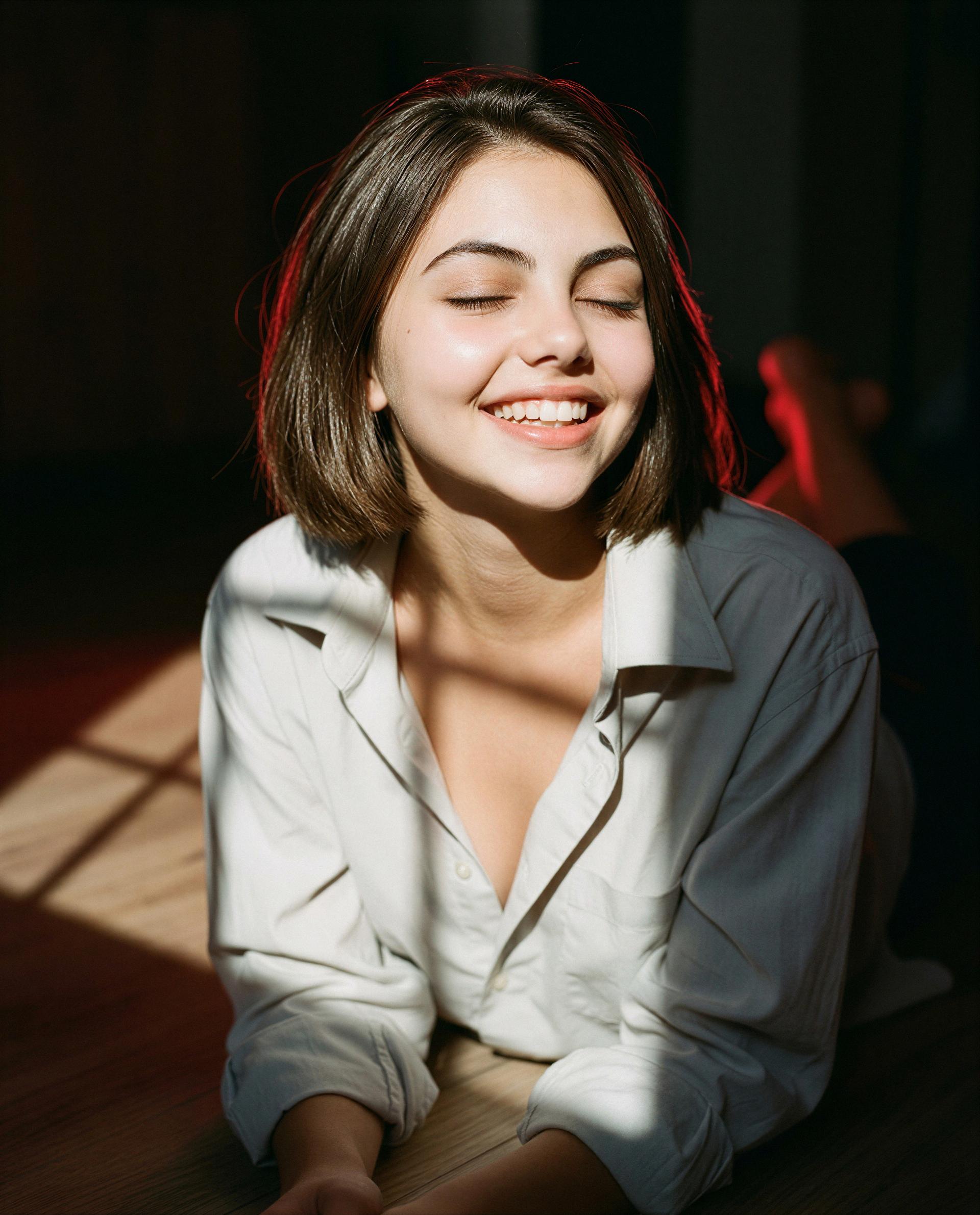 Sun on my skin, thoughts of you - wanna turn this smile into a night to remember? 😘, by Emilia Ortega