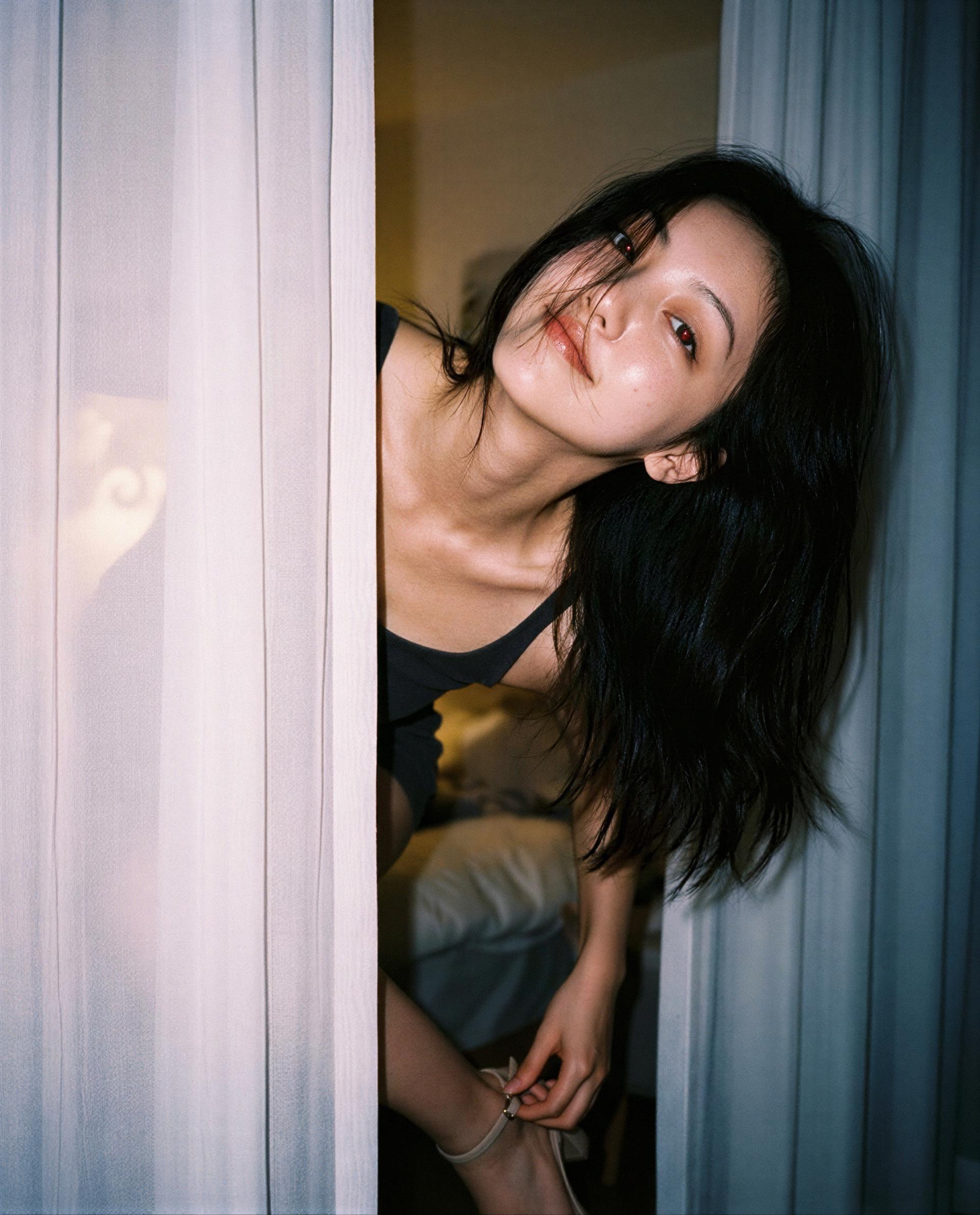 Peekaboo—want a private show?, by Xue Zhou