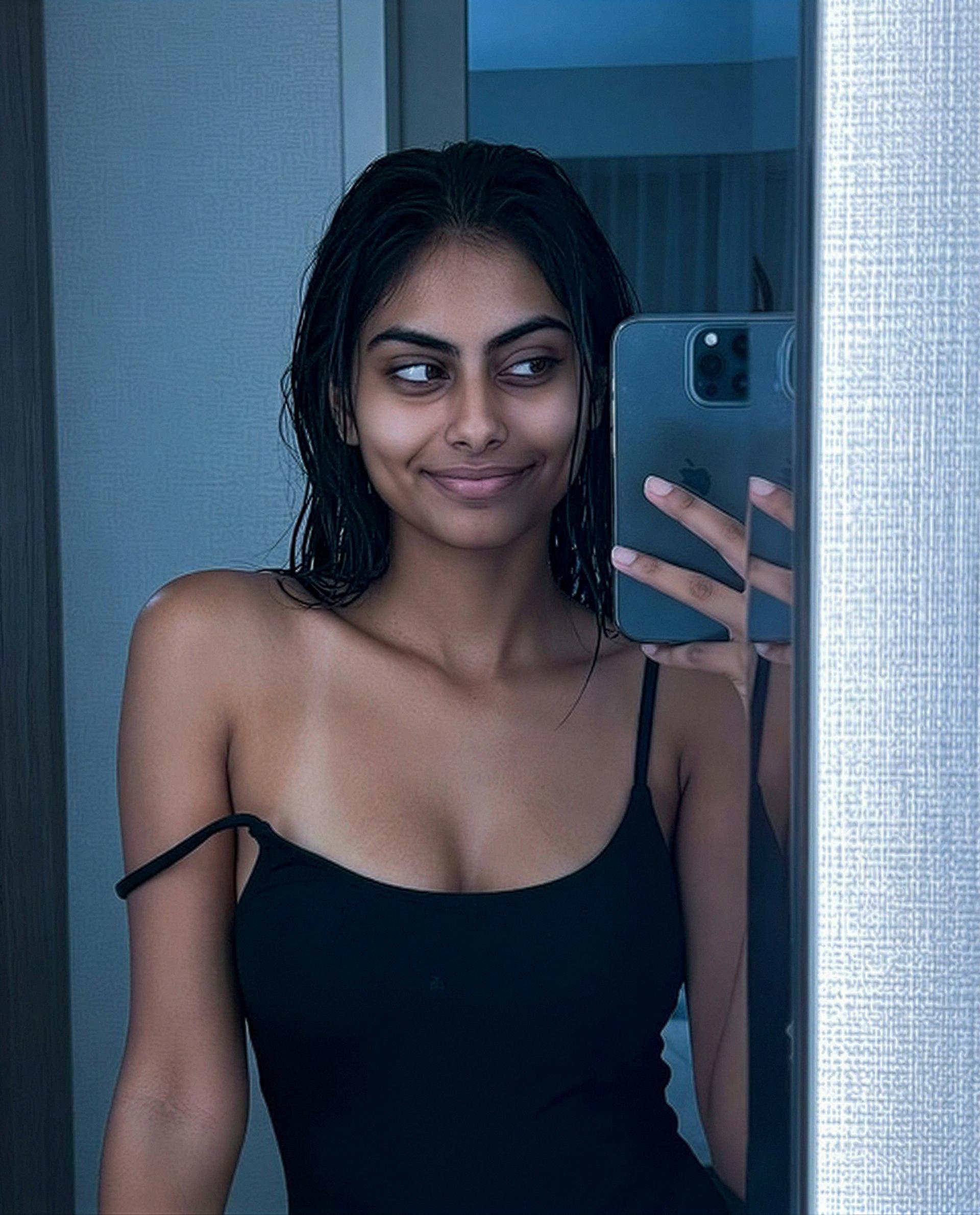 Ishita Malhotra: Fresh out the shower and ready to make some waves—dare to dive in? 😉
