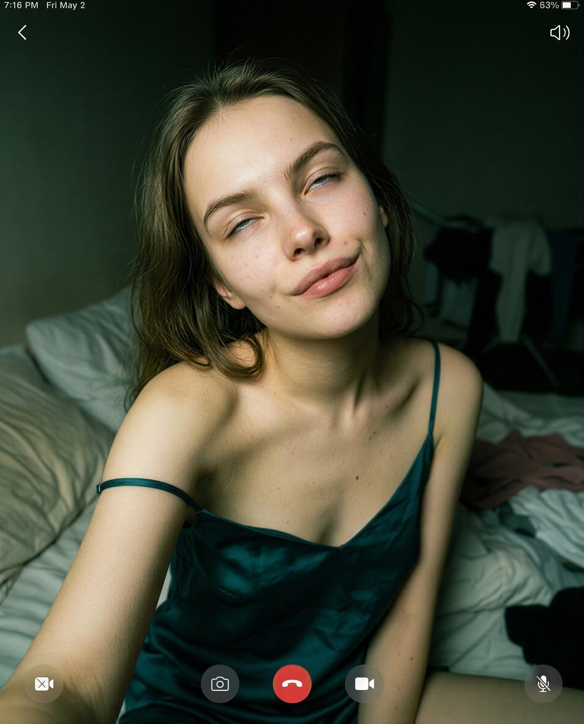 Loose strap, messy bed - toss a coin and I’ll make your private wish come true 😈💋💸, by Margarida Martins