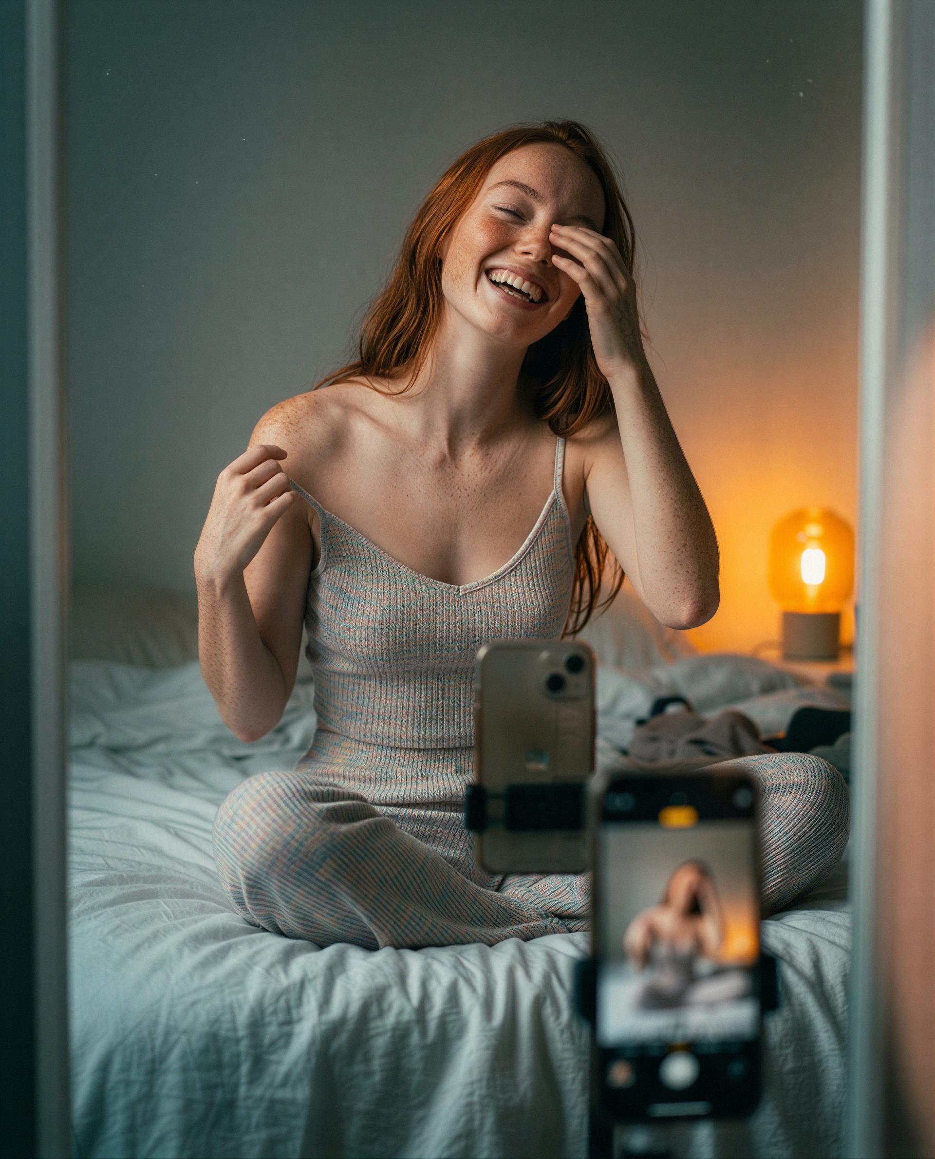 Laughing now, moaning later - bribe me and find out how loud 😈, by Élodie Braun