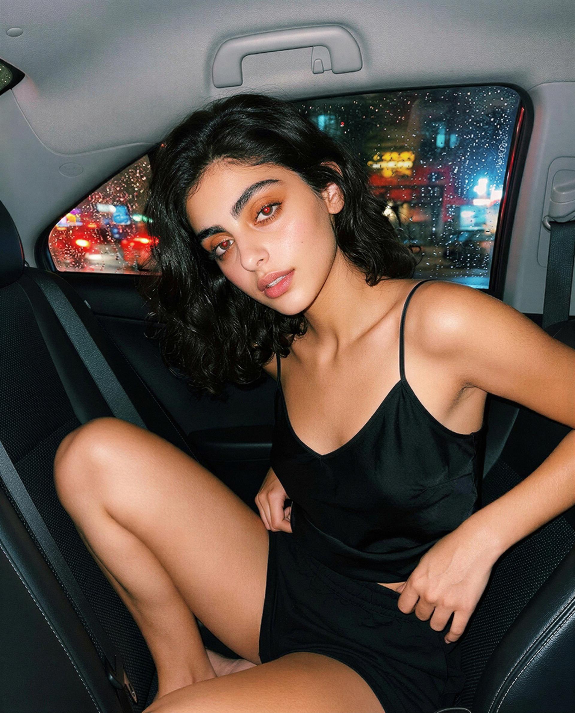 Hana Gal: Just a little backseat charm 🍃