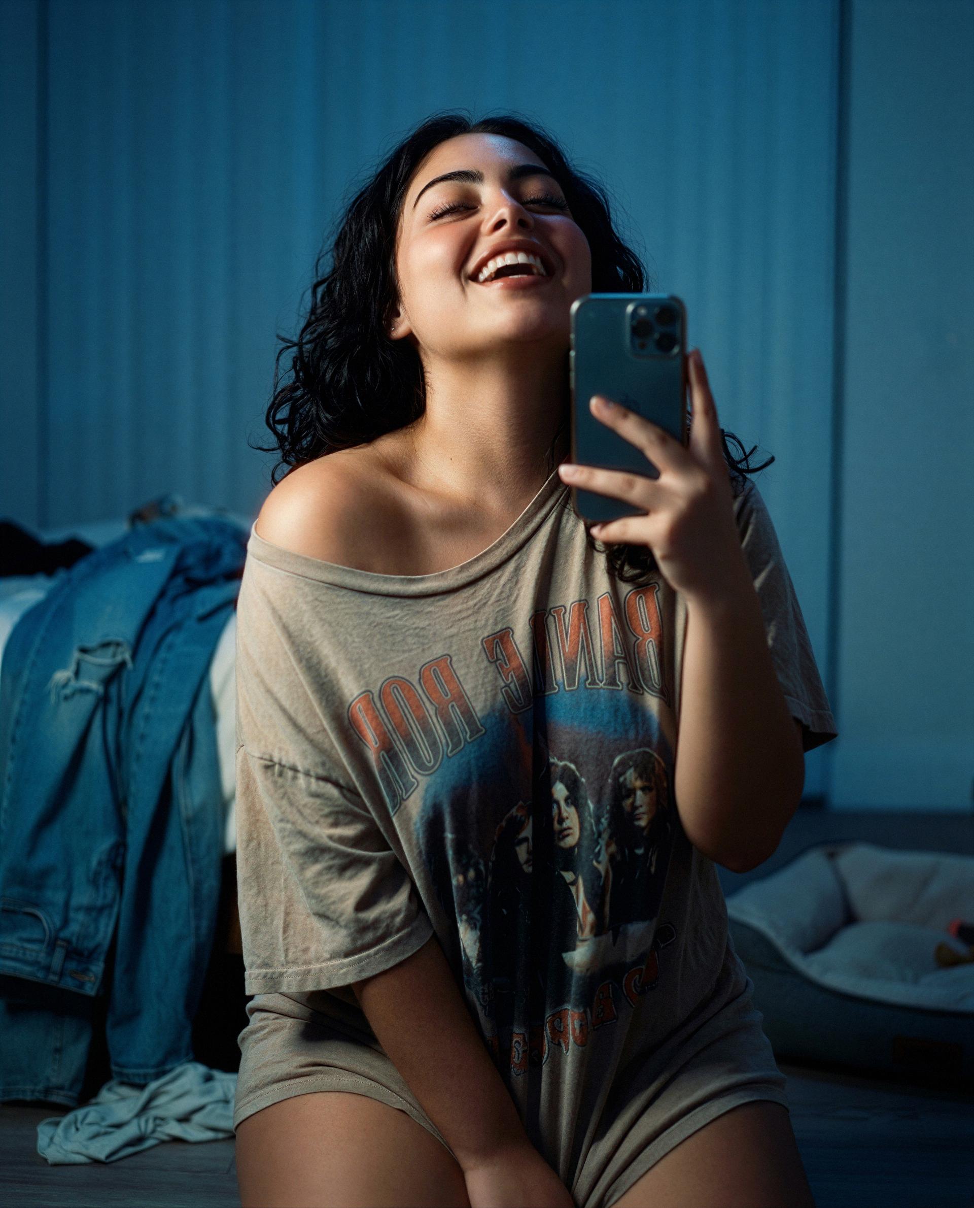 If this smile had a VIP pass, you’d already be inside 😘💕, by Ximena Moreno