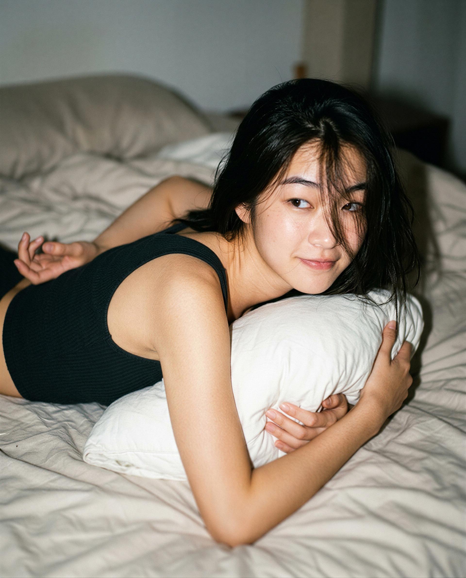 Late-night confession: I want you here with me—come closer. 😘, by Chloe Nguyen