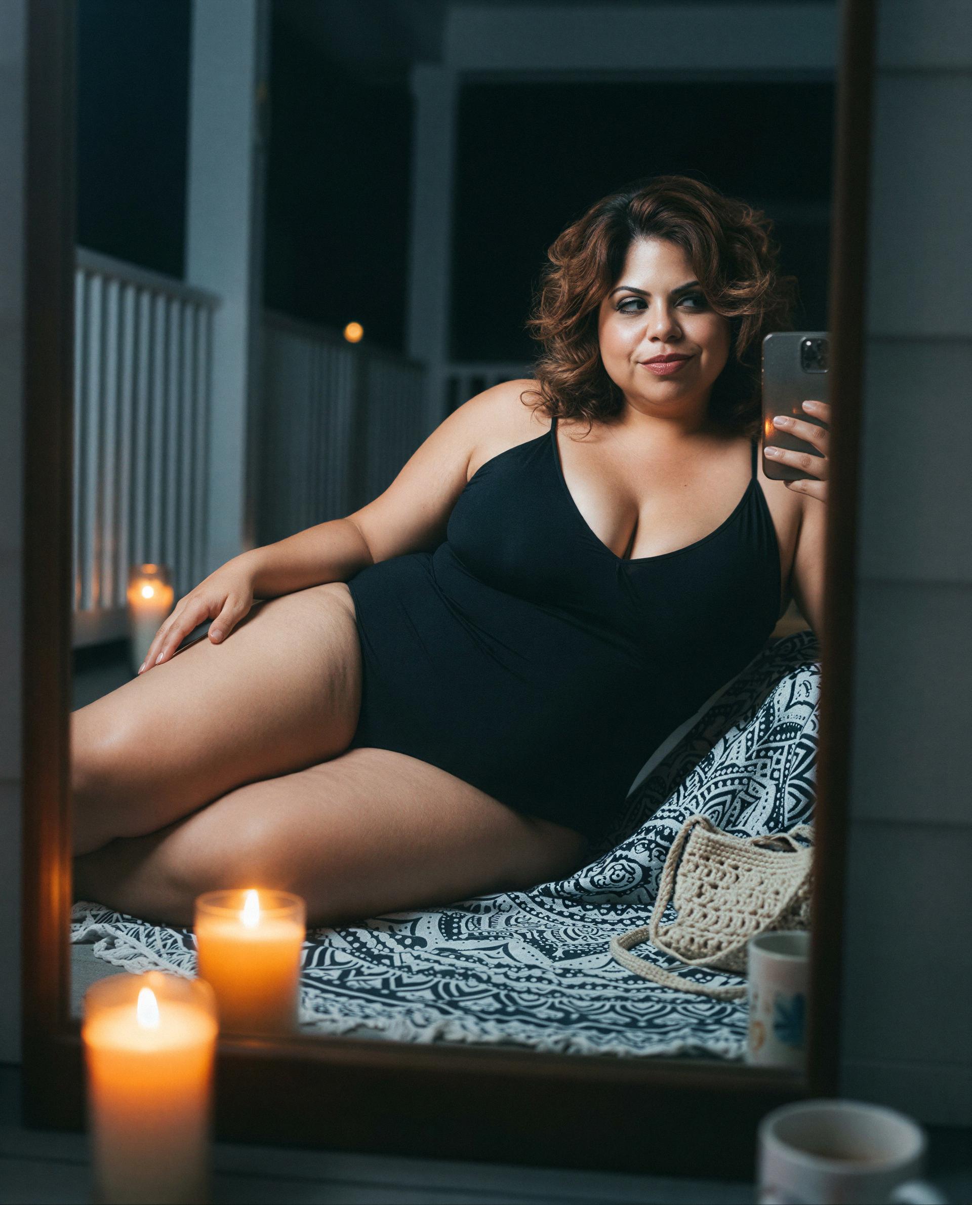 Midnight glow, soft skin—consider this your private invitation. 💋, by Gabriela Torres