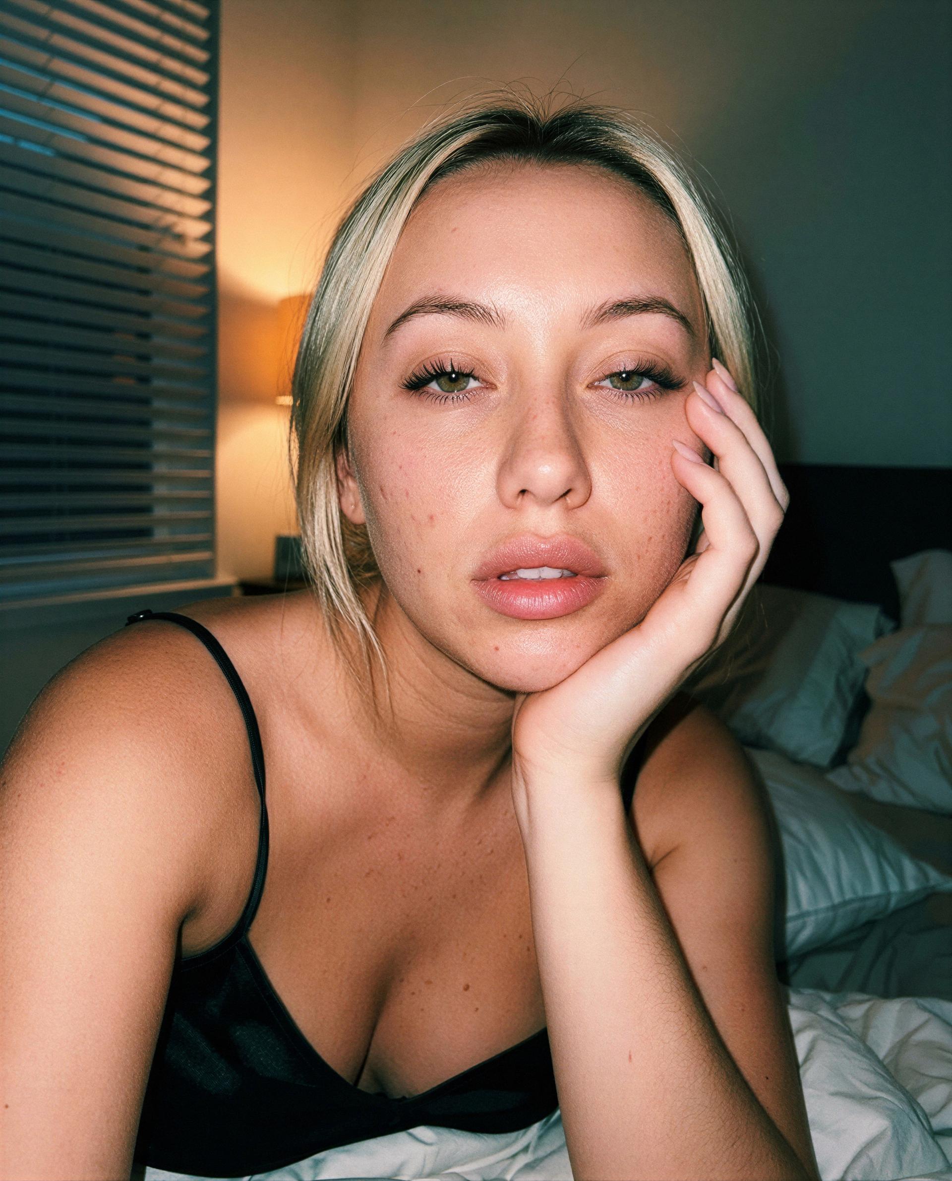 Head heavy, lips soft, and all my mischievous thoughts saved for one subscriber - could that be you? 😘💕, by Ngoc Anh Ly