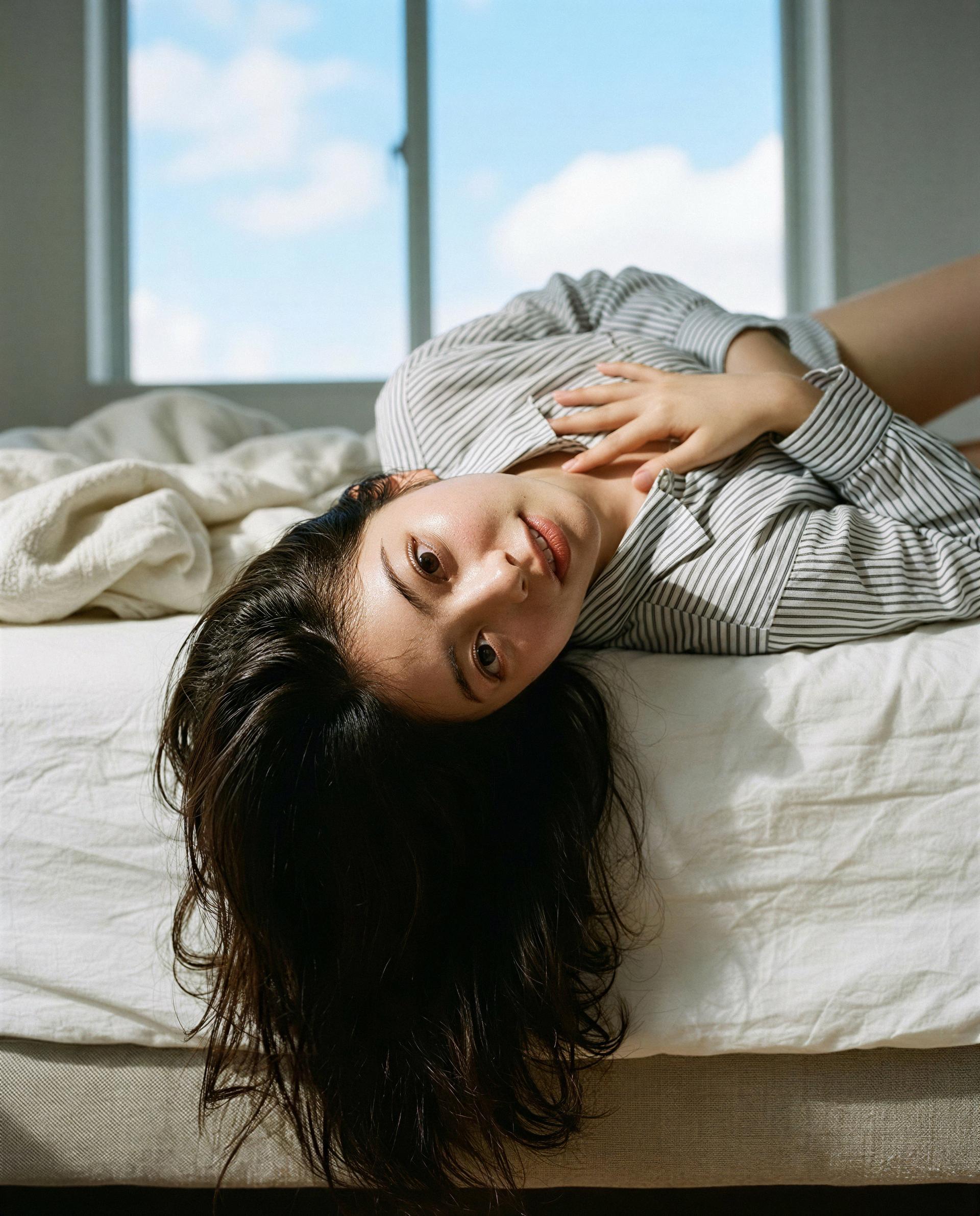 Hanging upside down just to catch your eye—what are you gonna do about it? 😘, by Koharu Kamiyama