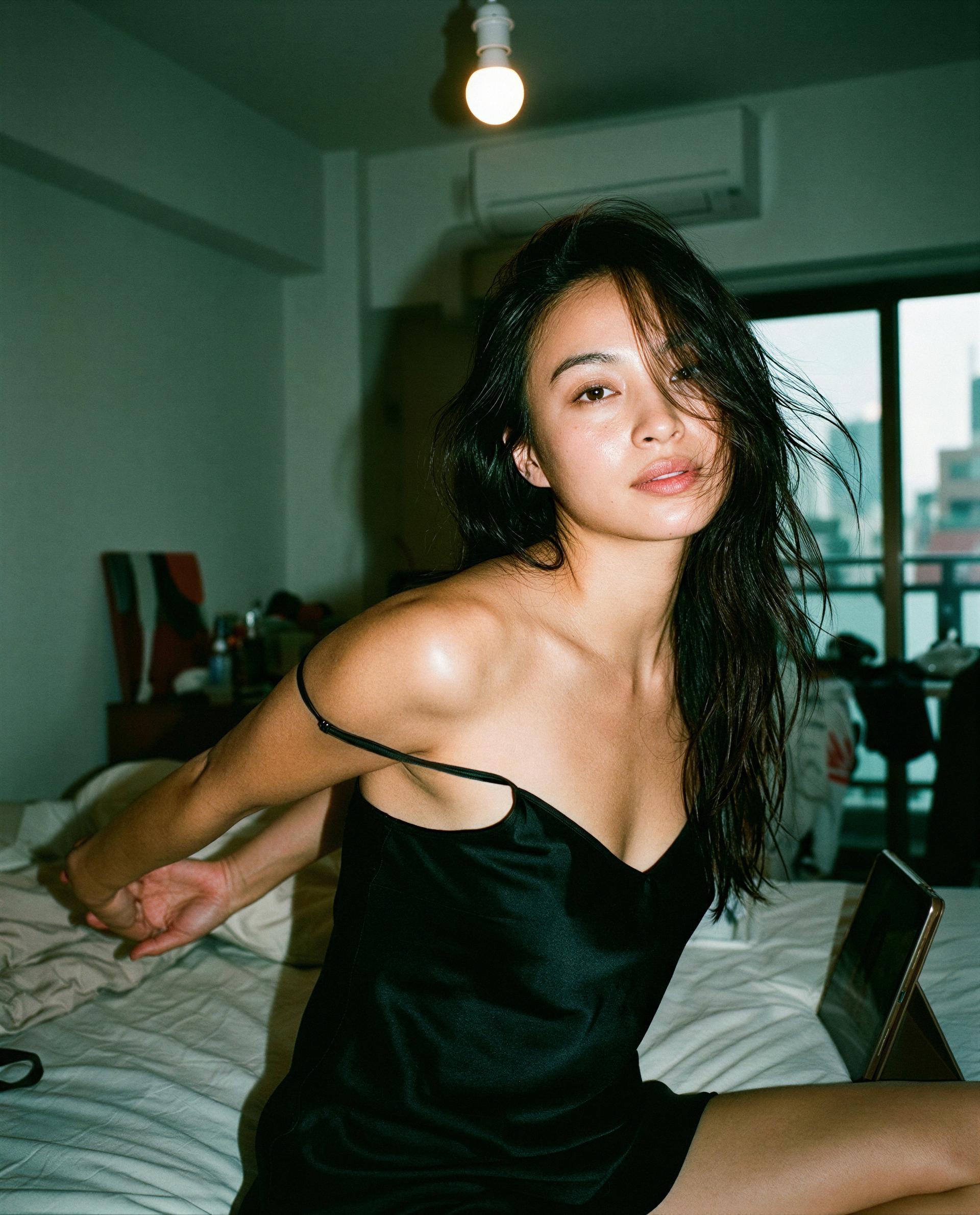 Slide something sweet into my tip jar and I’ll make tonight unforgettable 😘, by Kaori Fukushima