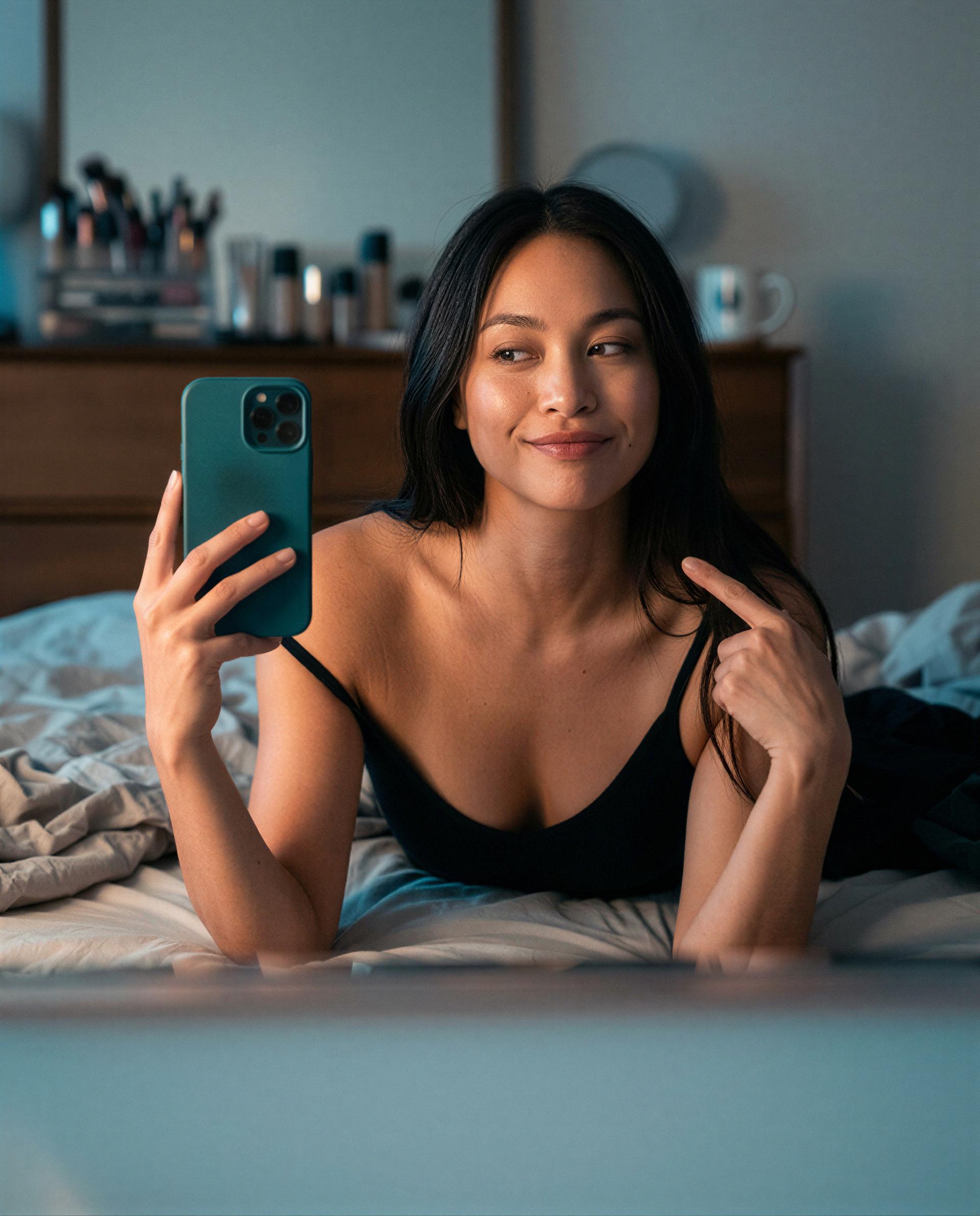 Tonight’s best is behind a paywall—wanna be my VIP? 💋, by Kaori Fukushima