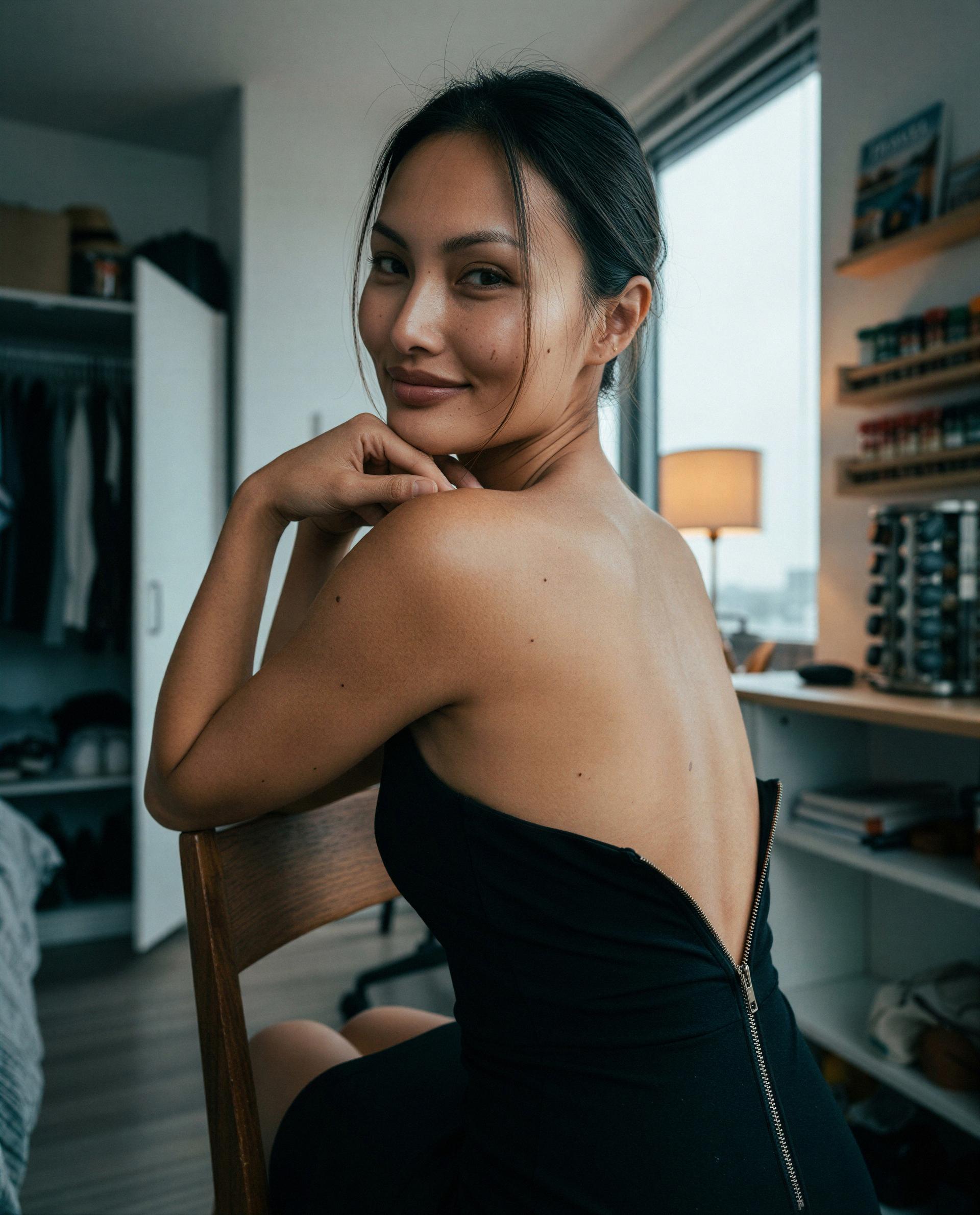 i'll trade you a secret smile for one quiet message. 💋, by Linh Nguyen