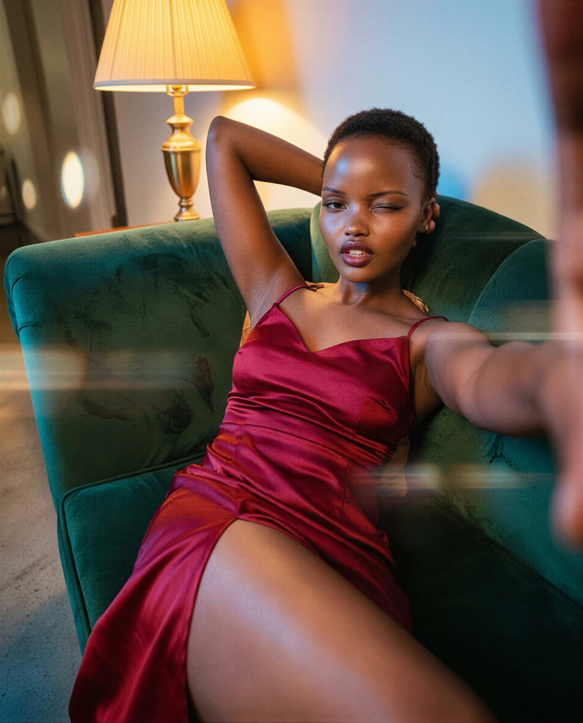 Close the distance - I'll trade you a wink for a message that keeps us both awake 😘, by Tchaba Cherif