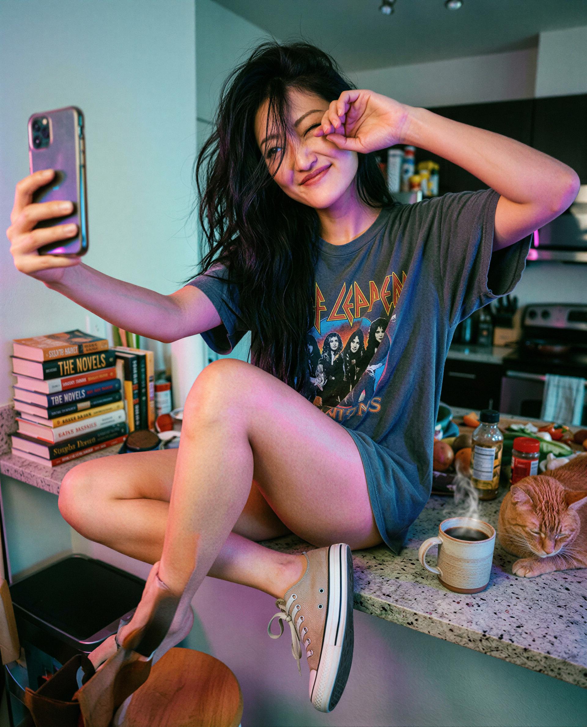 Coffee's hot, tee's negotiable—wanna make a private deal?, by Leila Nguyen
